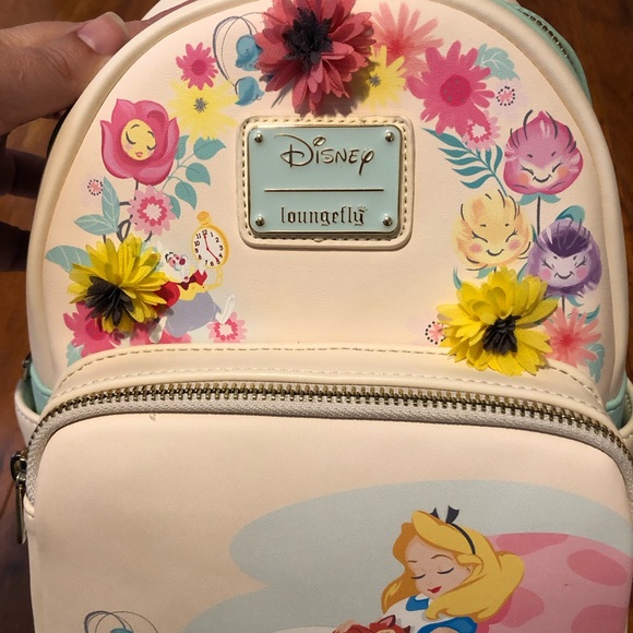 Alice in wonderland loungefly backpack - Picture 4 of 7